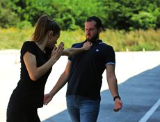 konacna 230x176 - Samoodbrana za žene: 22 razloga zašto je Krav Maga idealan trening za ženu